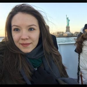 Meet your Posher, Camila